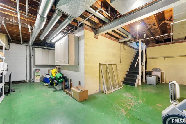 $345,000 | 1025 Crescent Drive, Clinton, IA 52732