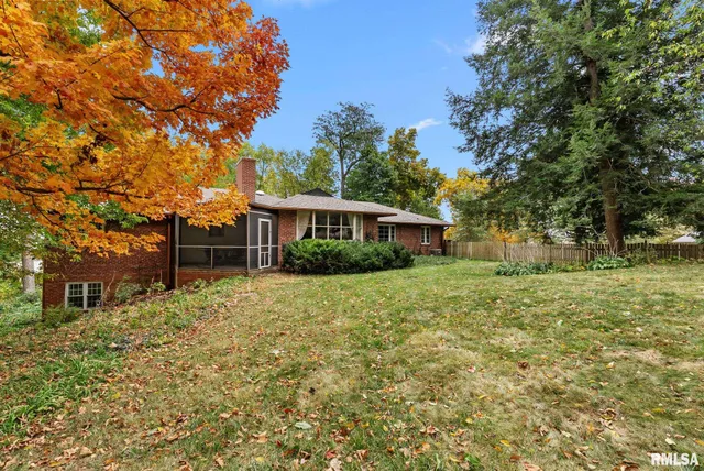 $345,000 | 1025 Crescent Drive, Clinton, IA 52732