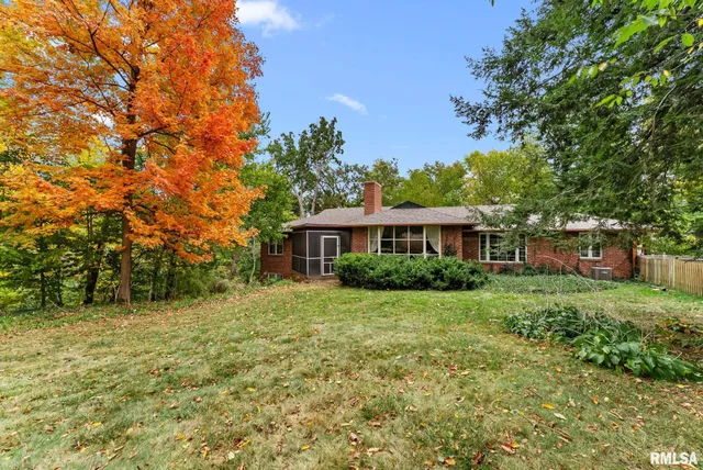 $345,000 | 1025 Crescent Drive, Clinton, IA 52732