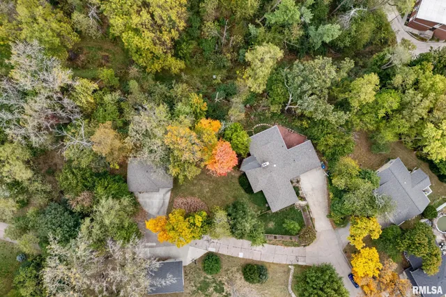 $345,000 | 1025 Crescent Drive, Clinton, IA 52732