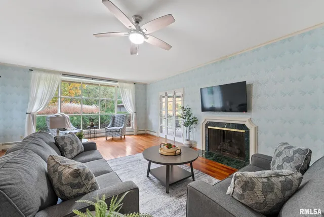 $345,000 | 1025 Crescent Drive, Clinton, IA 52732