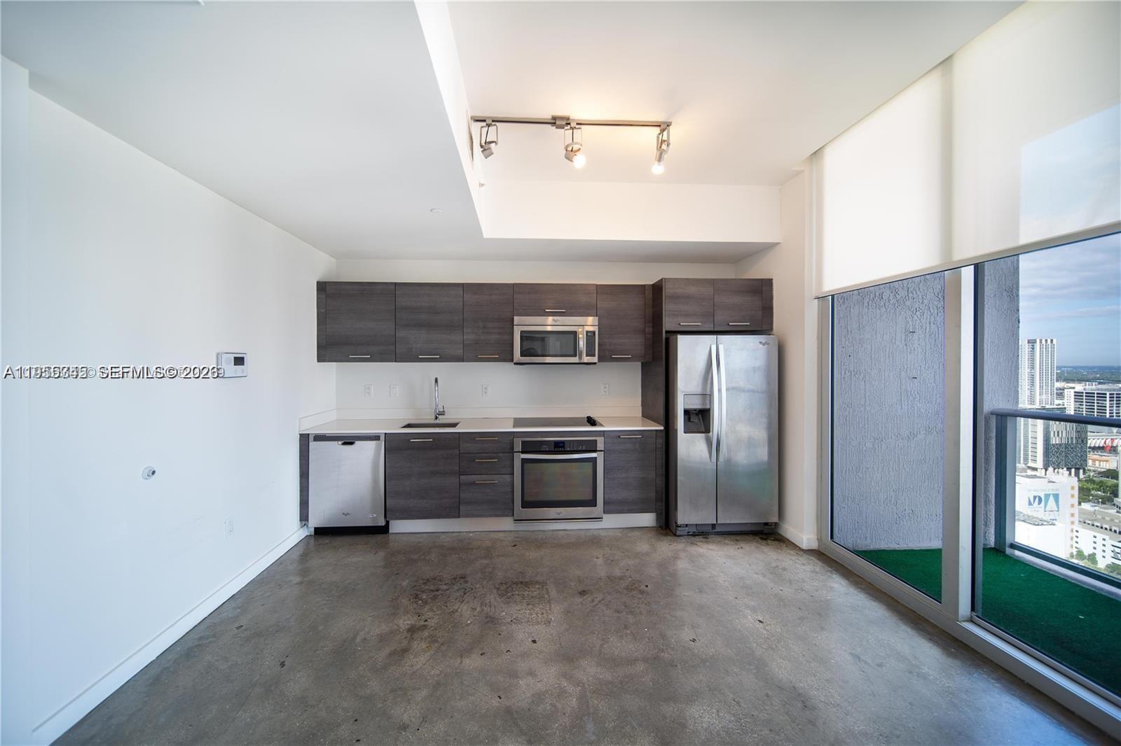 151 Southeast 1st Street, Unit PH08 Miami, FL 33131 - Photo 14 of 15