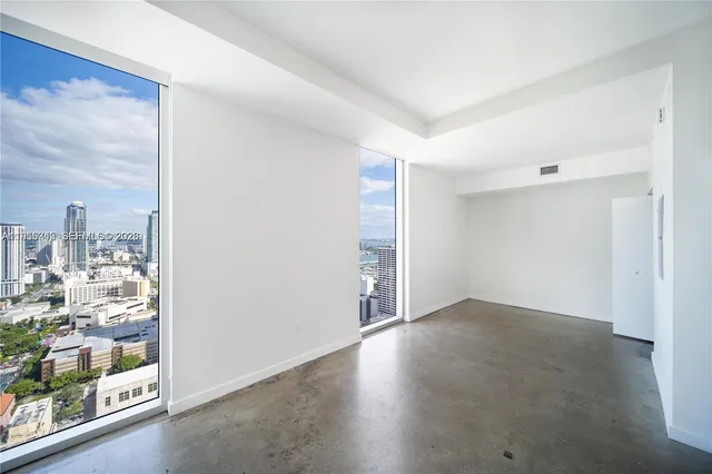 $2,500 | 151 Southeast 1st Street, Unit PH08, Miami, FL 33131