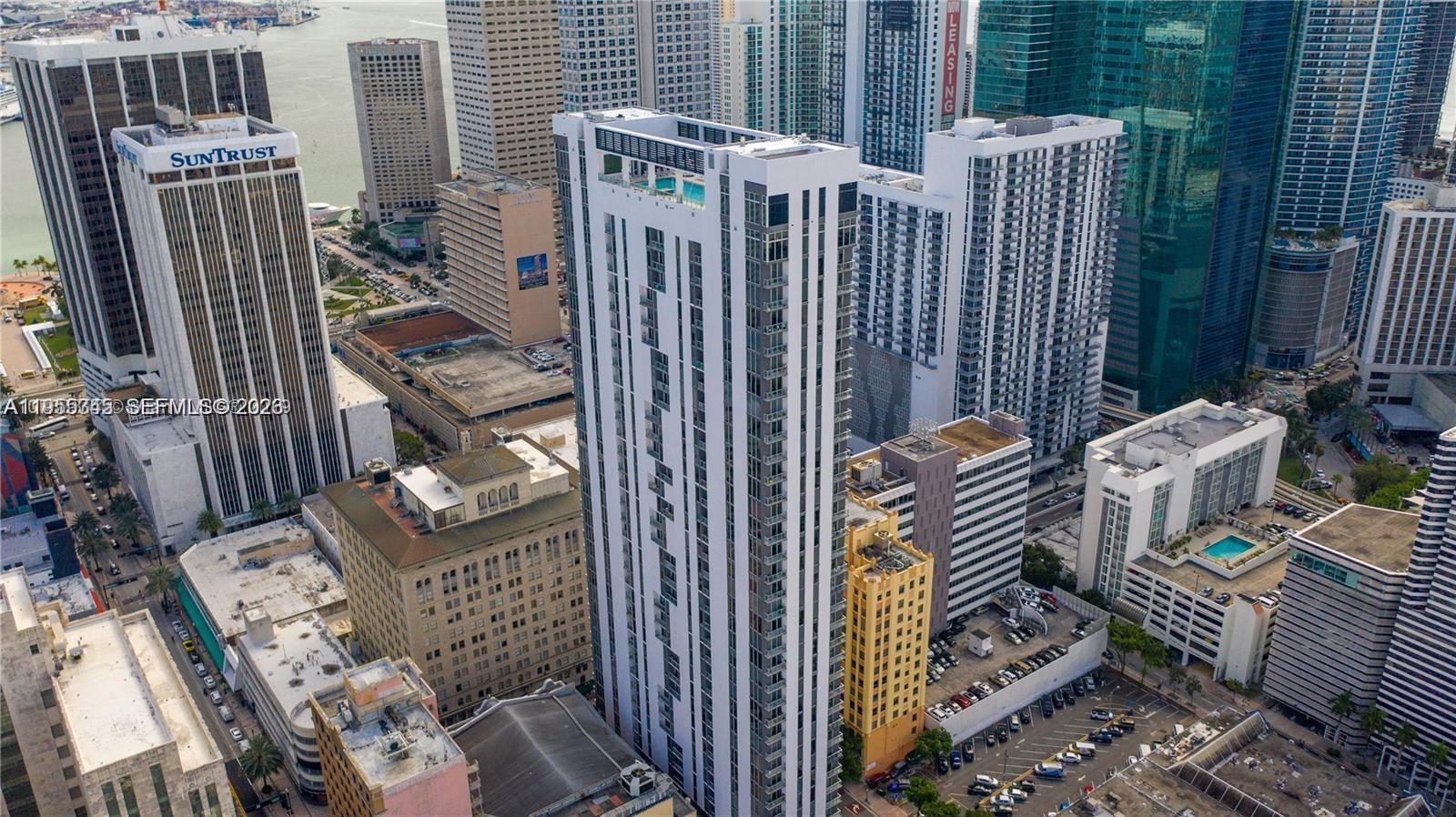 151 Southeast 1st Street, Unit PH08 Miami, FL 33131 - Photo 3 of 15