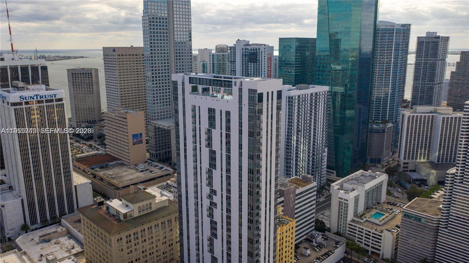 151 Southeast 1st Street, Unit PH08 Miami, FL 33131 - Photo 4 of 15