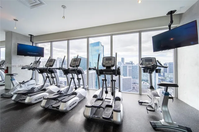 $2,500 | 151 Southeast 1st Street, Unit PH08, Miami, FL 33131