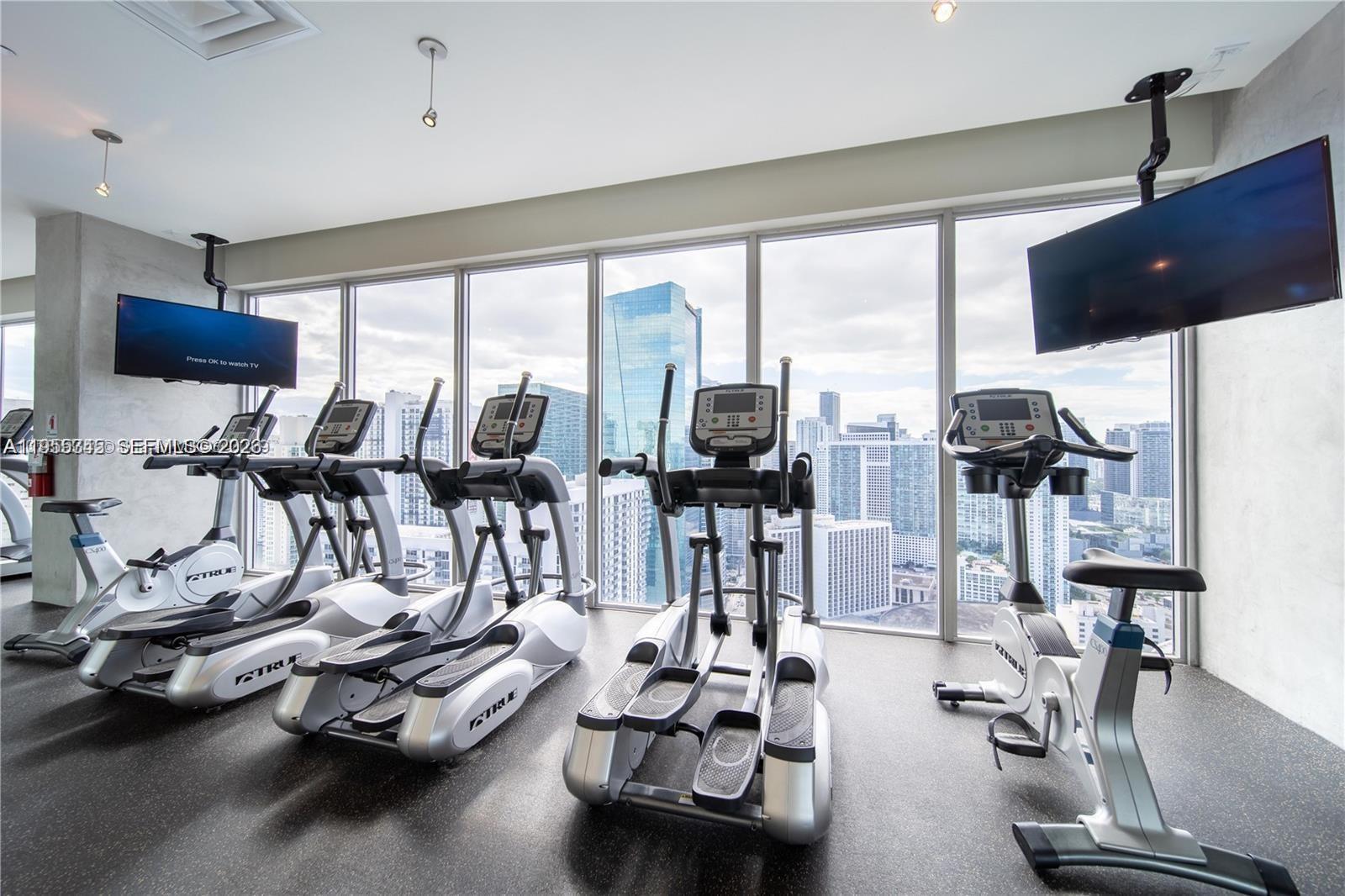 151 Southeast 1st Street, Unit PH08 Miami, FL 33131 - Photo 6 of 15