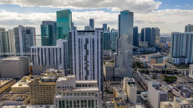 $2,500 | 151 Southeast 1st Street, Unit PH08, Miami, FL 33131