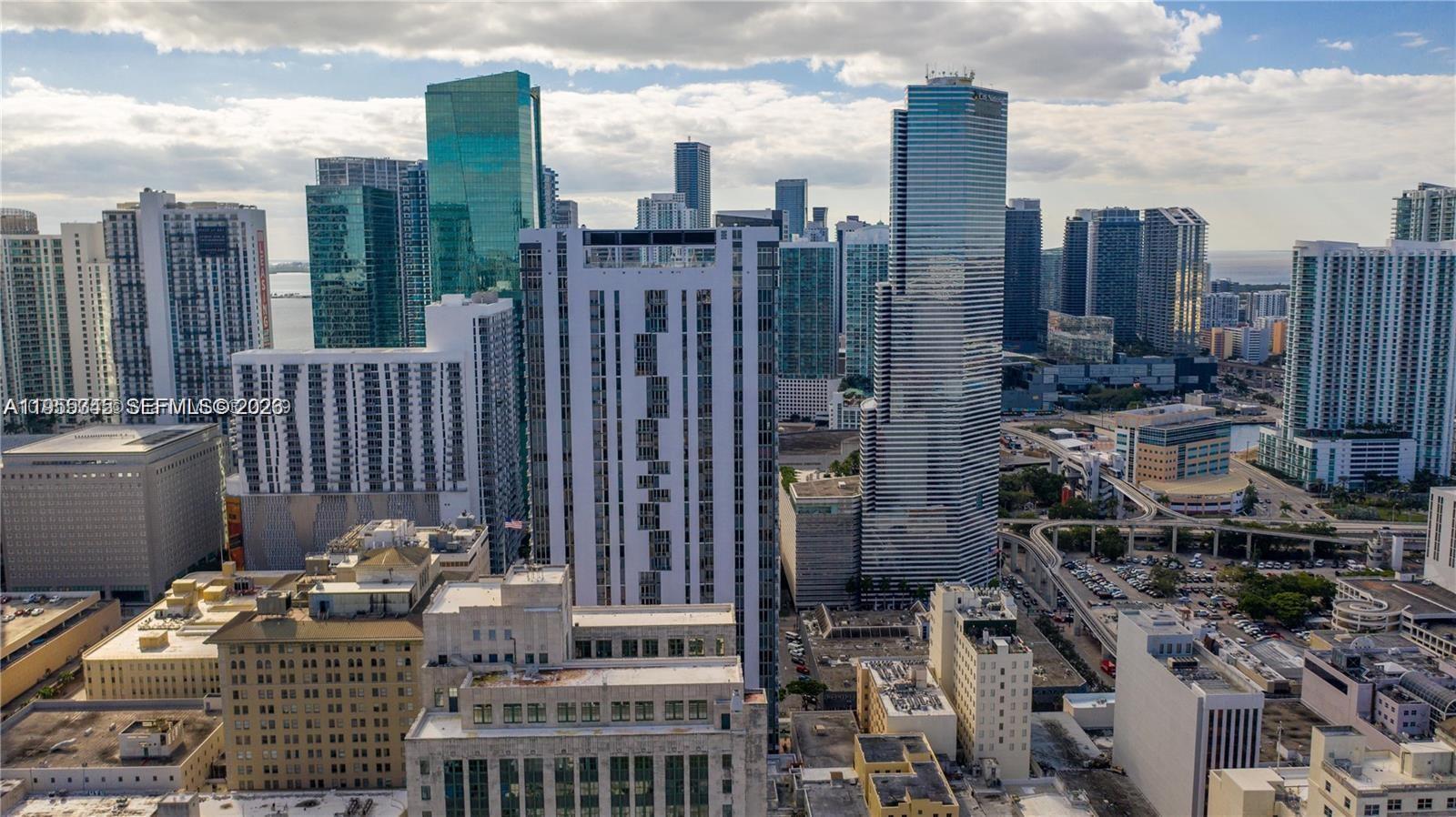 151 Southeast 1st Street, Unit PH08 Miami, FL 33131 - Photo 7 of 15