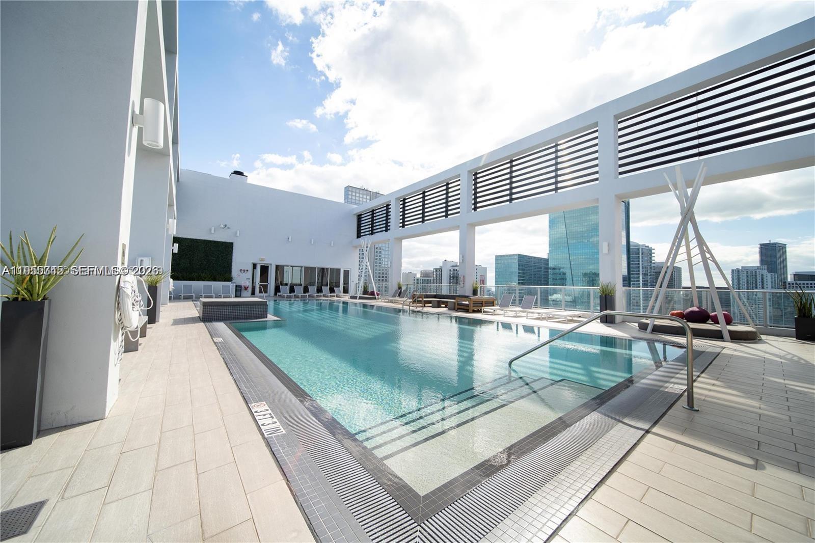 151 Southeast 1st Street, Unit PH08 Miami, FL 33131 - Photo 8 of 15