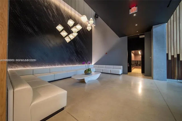 $2,500 | 151 Southeast 1st Street, Unit PH08, Miami, FL 33131