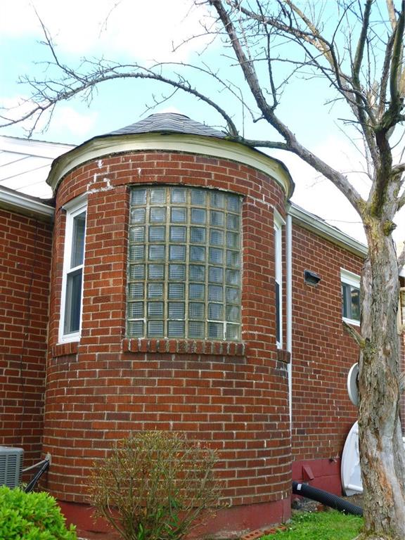 2311 Clayton Road Beaver Falls, PA 15010 - Photo 3 of 16 Gallery Image 3