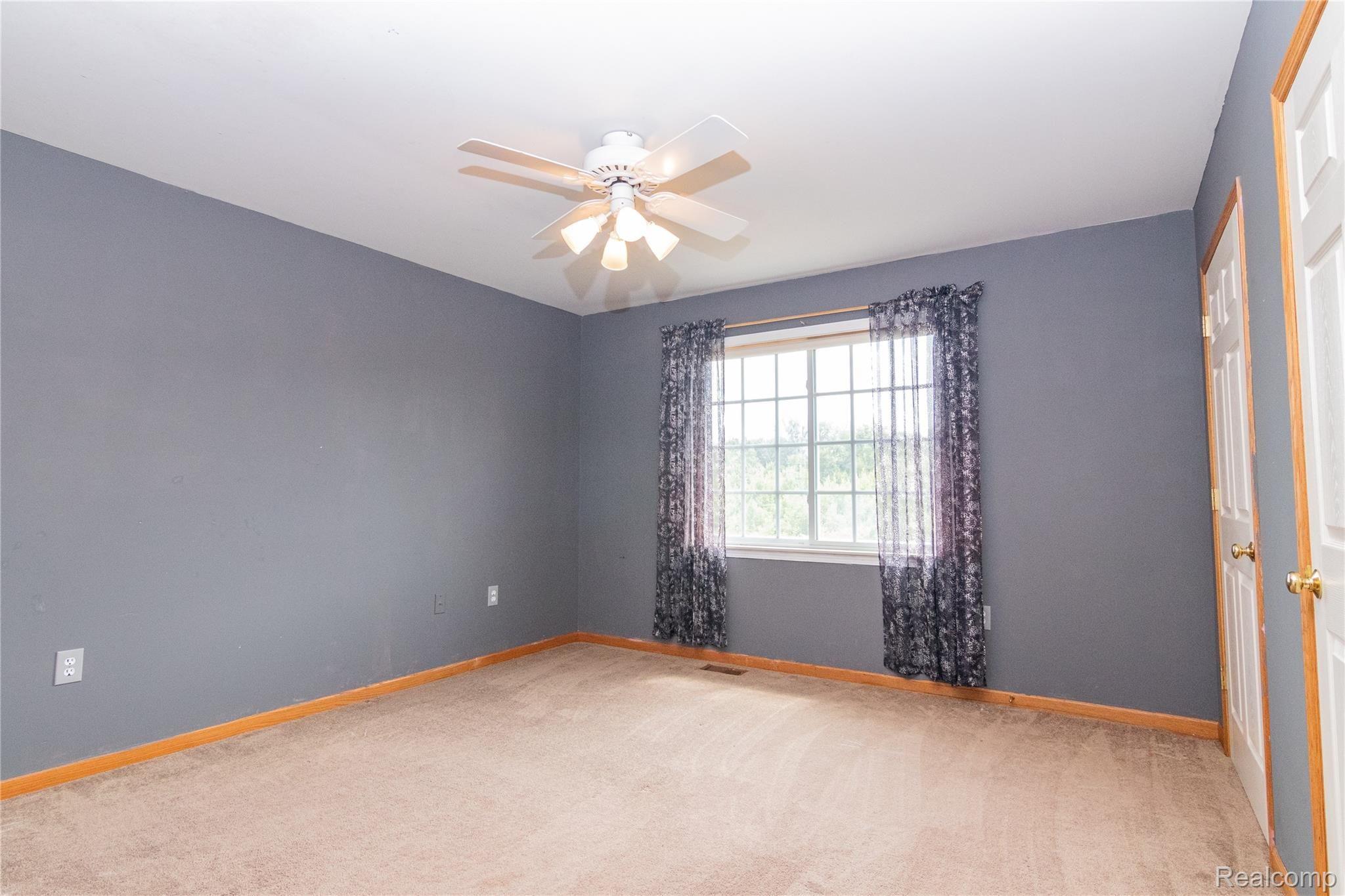 2191 West Ray Road Fenton, MI 48430 - Photo 7 of 25 2191 Ray8.jpg