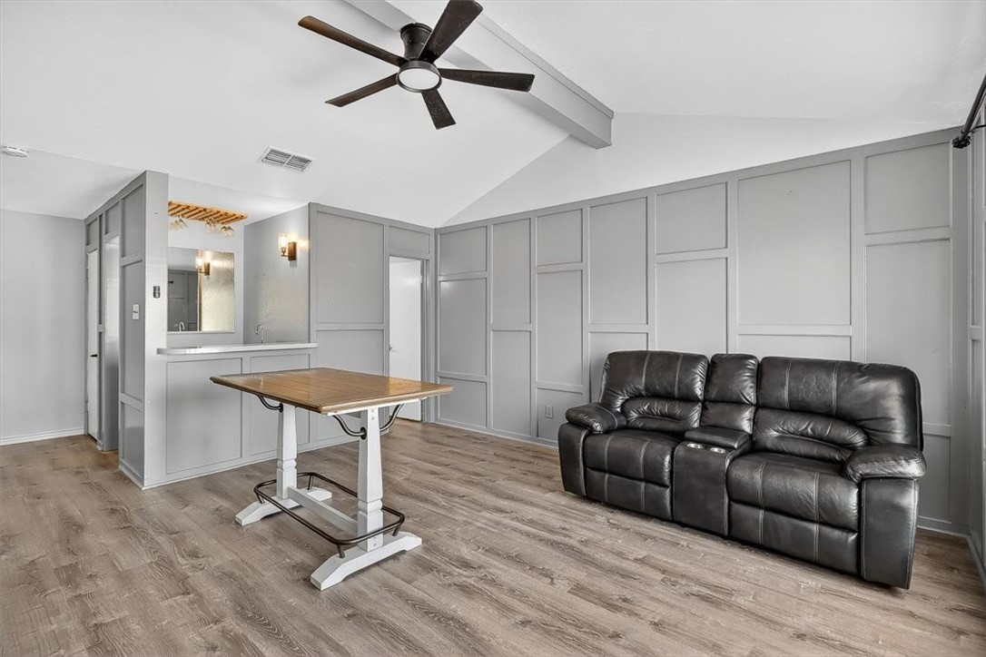 5410 Fox Run Drive Corpus Christi, TX 78413 - Photo 36 of 40 a living room with furniture and a table