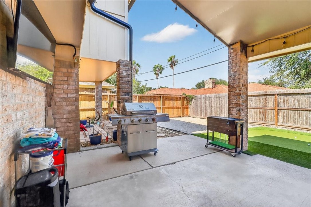 5410 Fox Run Drive Corpus Christi, TX 78413 - Photo 6 of 40 a children room with furniture and a window