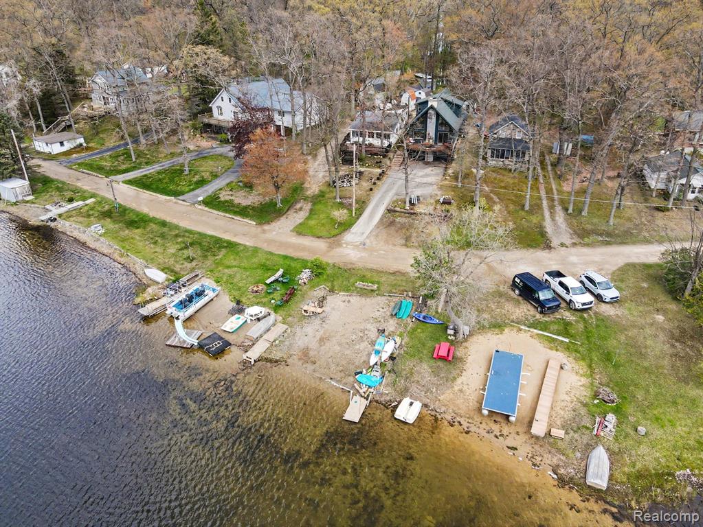 4375 Skinner Lake Road Lapeer, MI 48446 - Photo 4 of 30