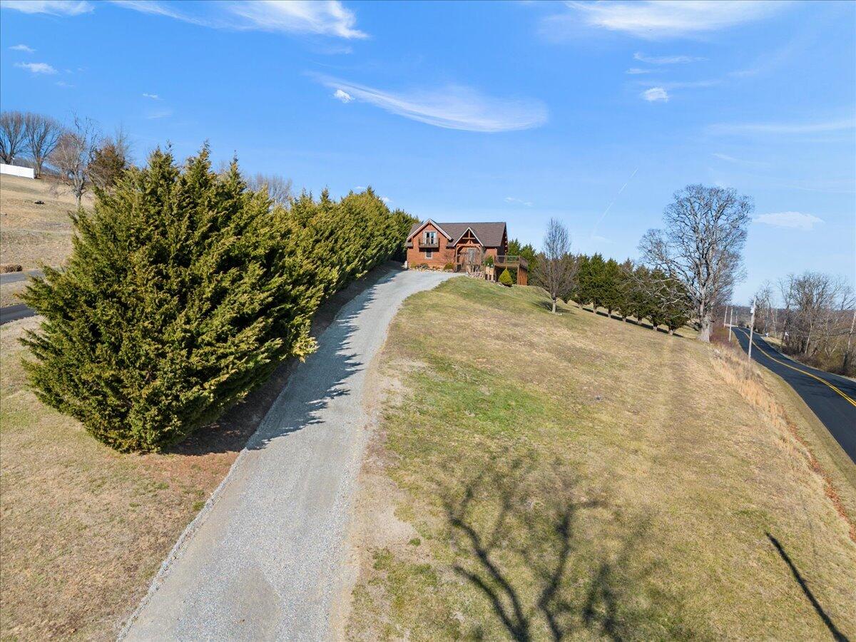 2665 Old Rte 100 Road Draper, VA 24324 - Photo 50 of 105 a view of a yard with ocean view