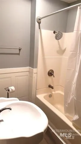 $385,000 | 339 Idaho Street, Gooding, ID 83330