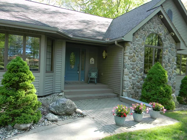 $635,900 | 6679 West Timber Lane, Ludington, MI 49431