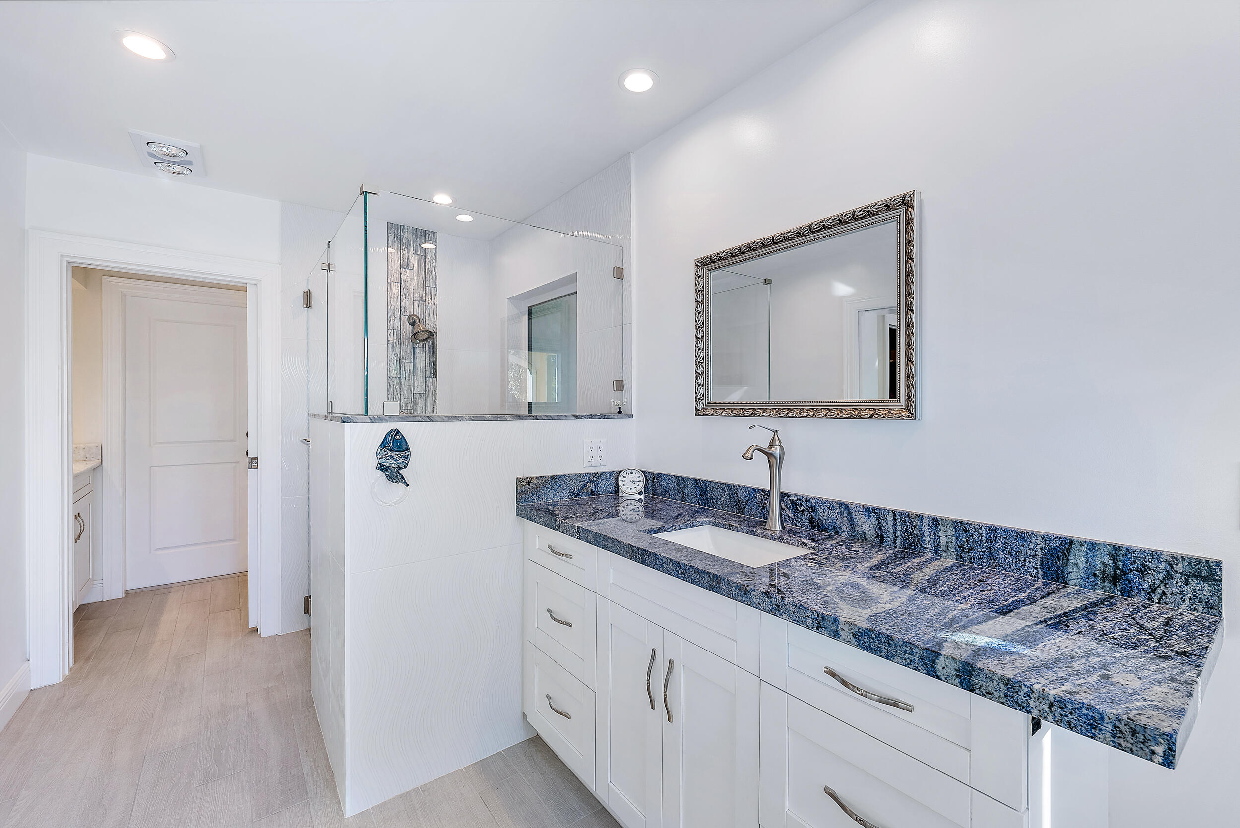 930 Dolphin Drive Jupiter, FL 33458 - Photo 12 of 32 930 Dolphin Dr MLS-37