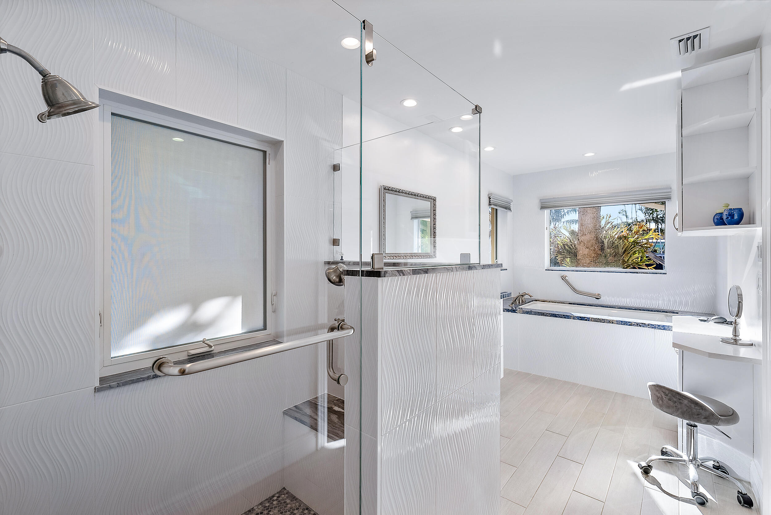 930 Dolphin Drive Jupiter, FL 33458 - Photo 13 of 32 930 Dolphin Dr MLS-38