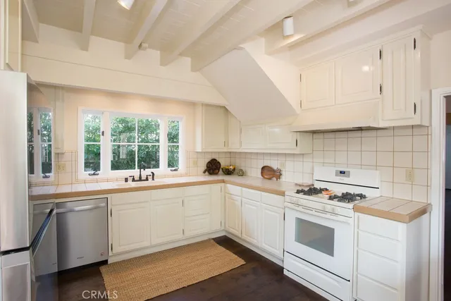 $8,995 | 61 Beacon Bay, Newport Beach, CA 92660