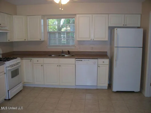 $1,450 | 104 Colmer Circle, Ocean Springs, MS 39564