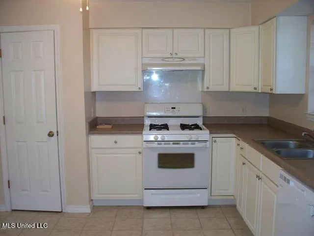 $1,450 | 104 Colmer Circle, Ocean Springs, MS 39564