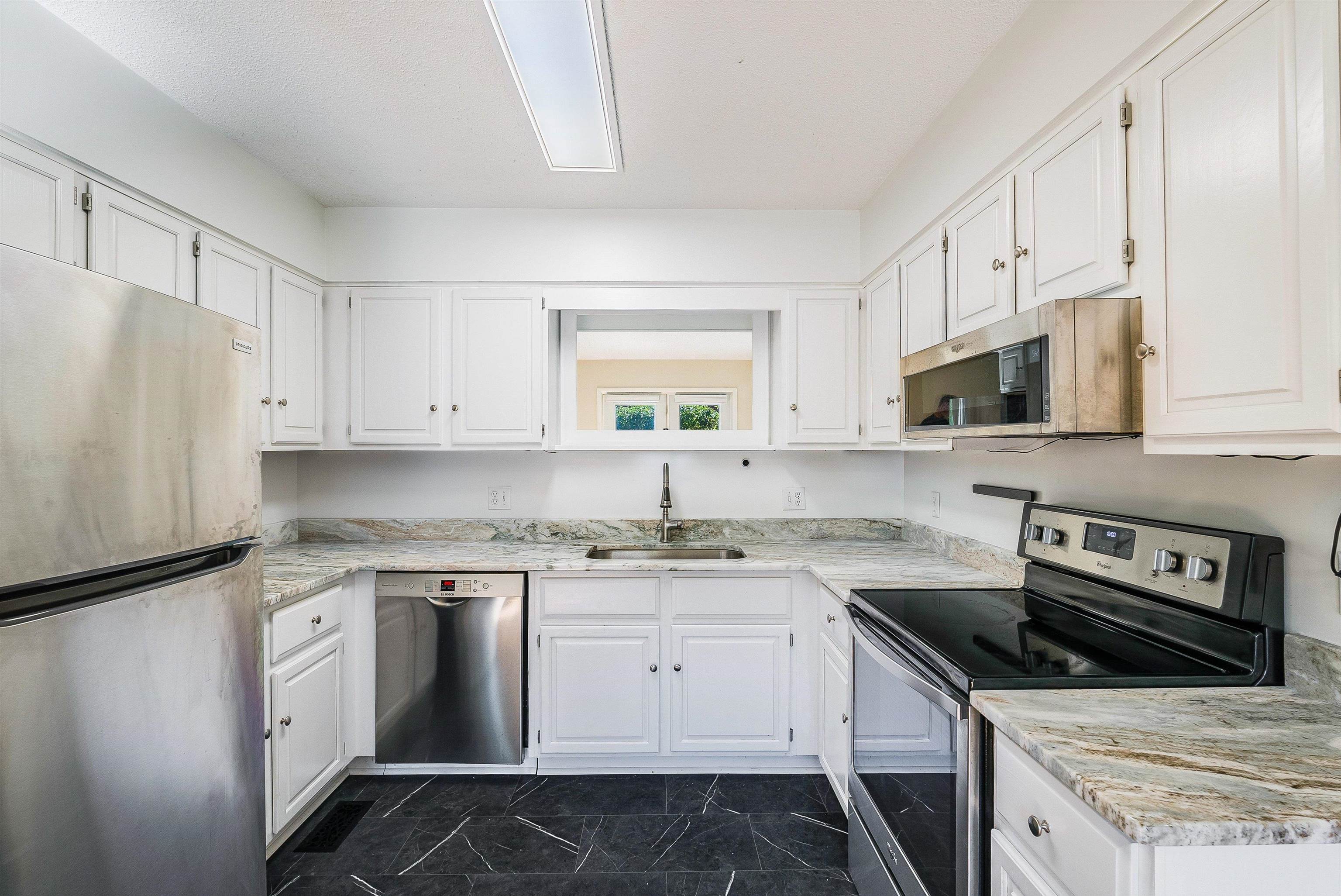 1063 Rosedale Drive Harrisonburg, VA 22801 - Photo 12 of 33 Gallery Image 12
