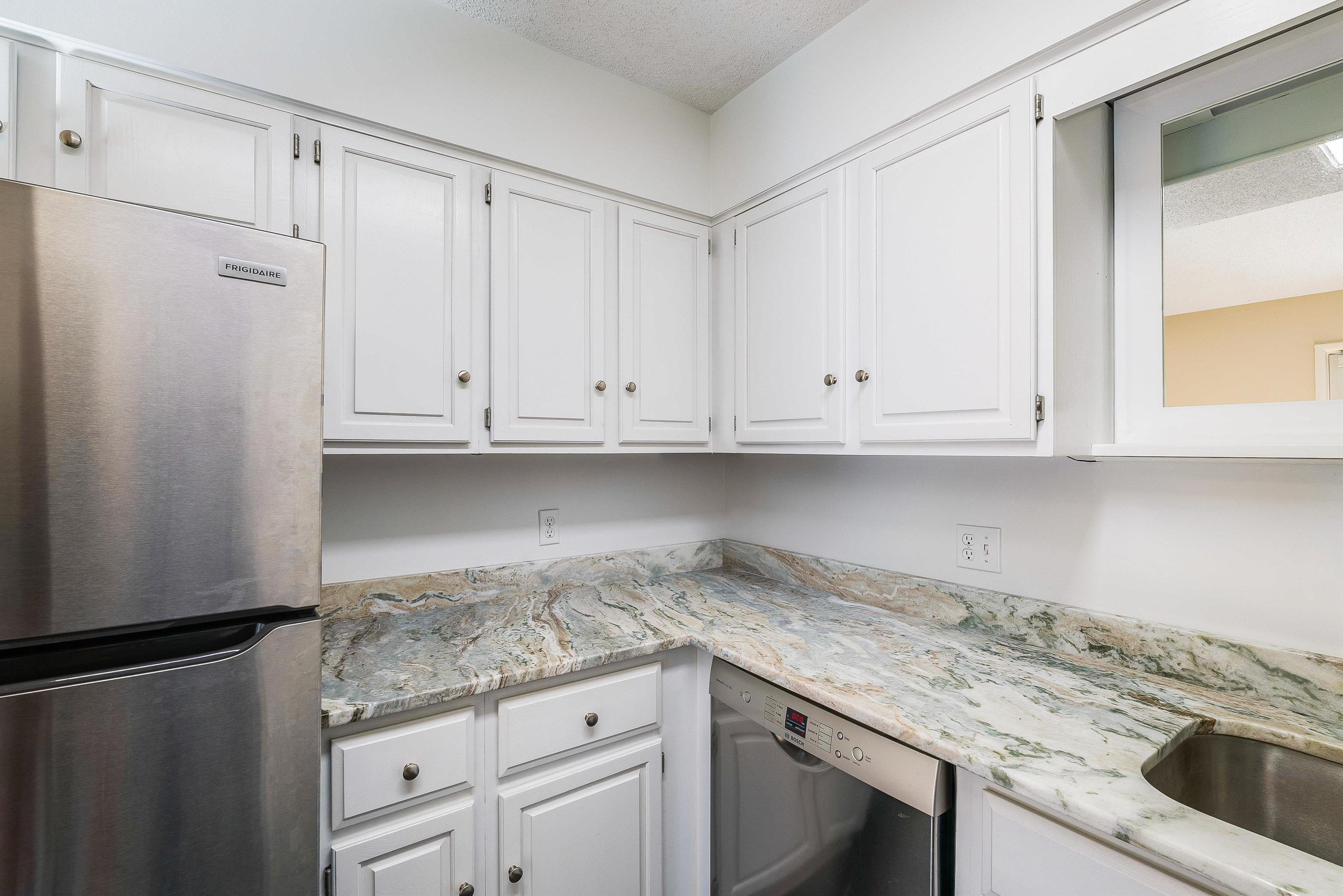 1063 Rosedale Drive Harrisonburg, VA 22801 - Photo 14 of 33 Gallery Image 14
