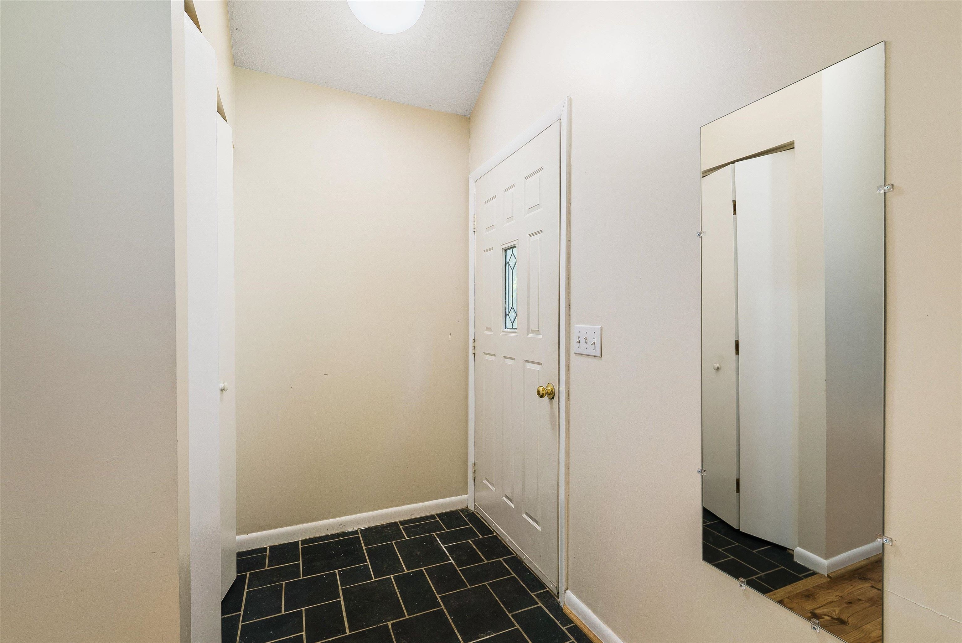 1063 Rosedale Drive Harrisonburg, VA 22801 - Photo 6 of 33 Gallery Image 6