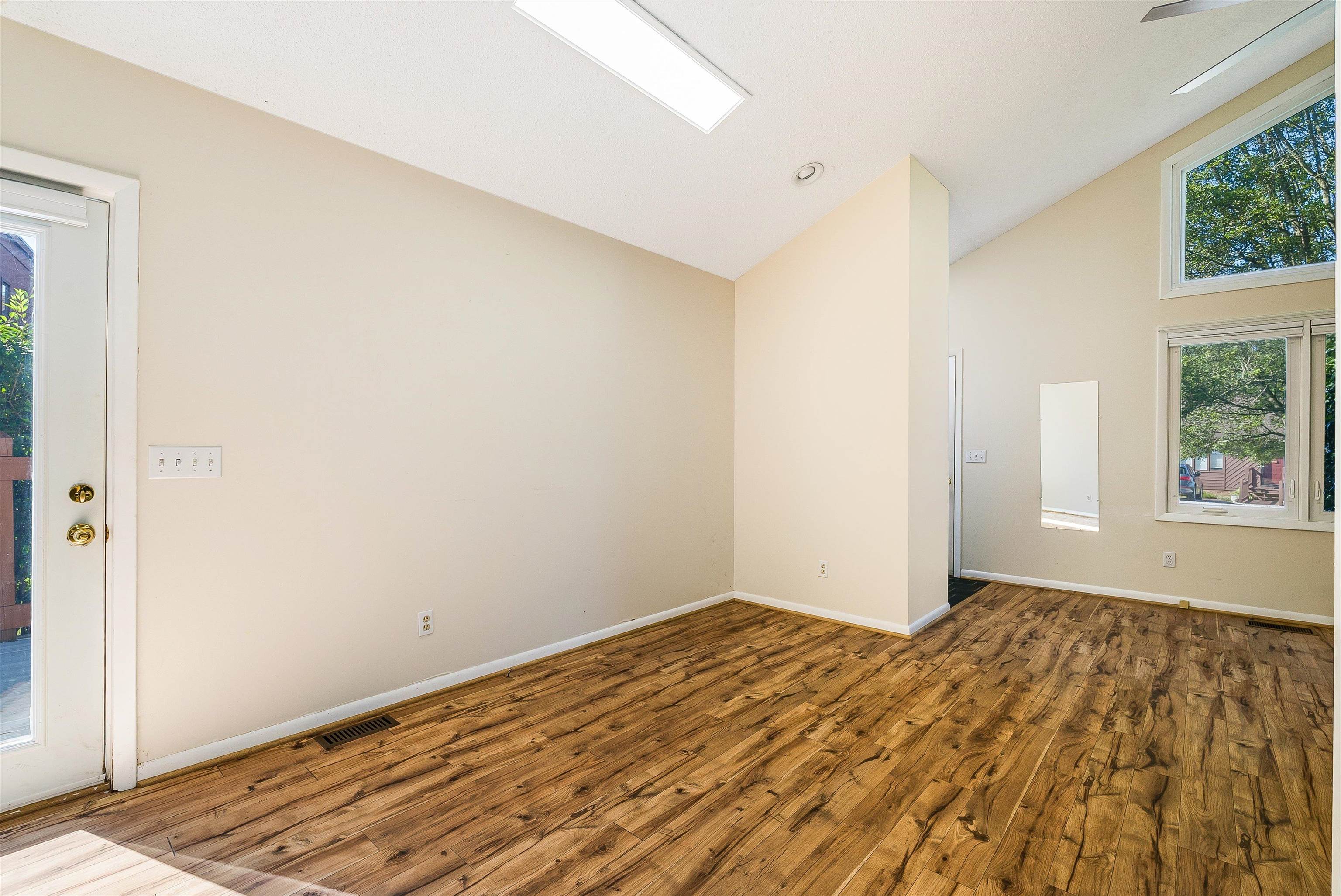 1063 Rosedale Drive Harrisonburg, VA 22801 - Photo 10 of 33 Gallery Image 10
