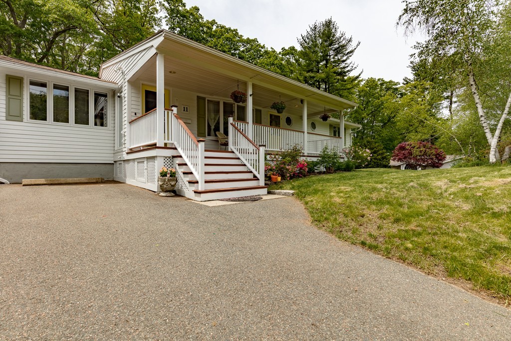 11 Hamilton Road Peabody, MA 01960 - Photo 2 of 30 Gallery Image 2