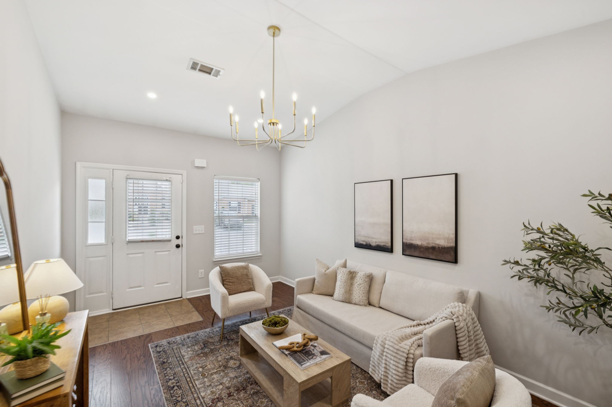 1101 Downs Boulevard, Unit 295 Franklin, TN 37064 - Photo 6 of 33 a living room with furniture