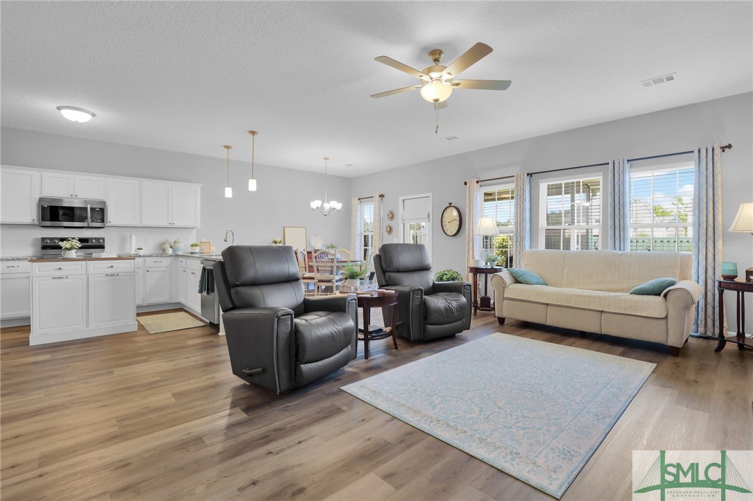 217 Brightleaf Circle Hinesville, GA 31313 - Photo 12 of 36