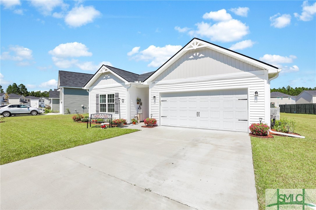 217 Brightleaf Circle Hinesville, GA 31313 - Photo 3 of 36