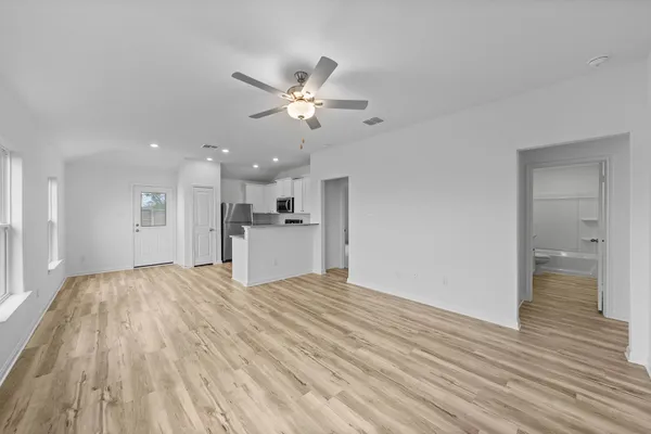 $2,100 | 14705 Eagles Claw Way, Elgin, TX 78621