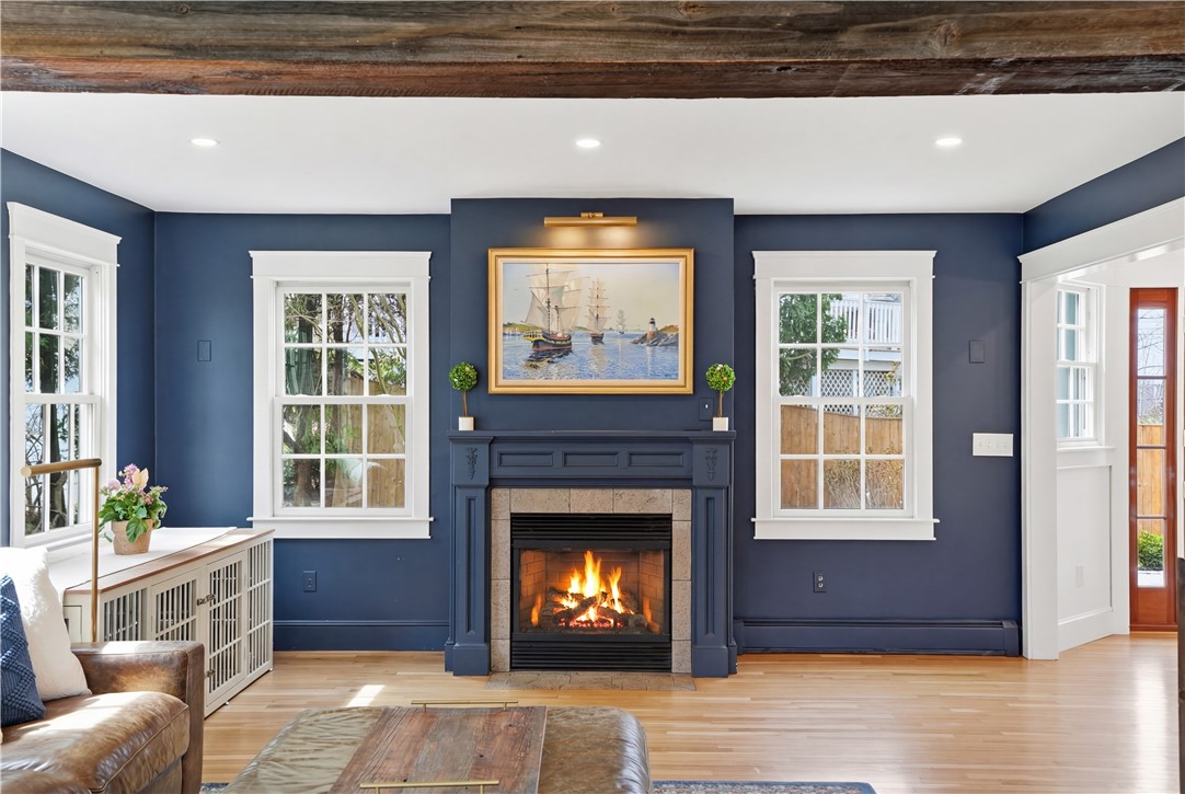 2269 East Main Road Portsmouth, RI 02871 - Photo 26 of 50 Gas insert fireplace.
