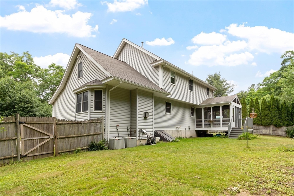 14 Millers Farm Road Billerica, MA 01821 - Photo 5 of 36