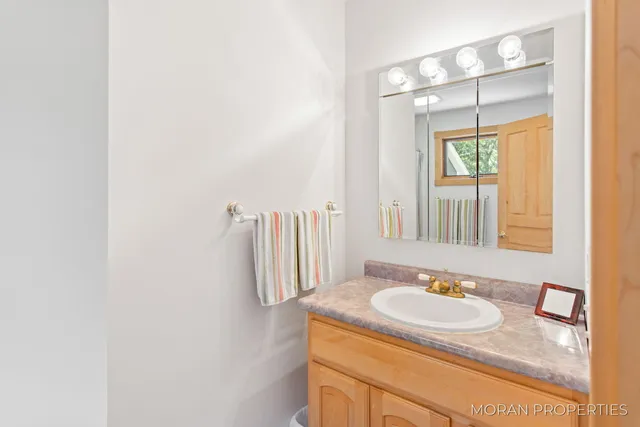 $829,900 | 4566 Lakeview Drive, Shelby, MI 49455