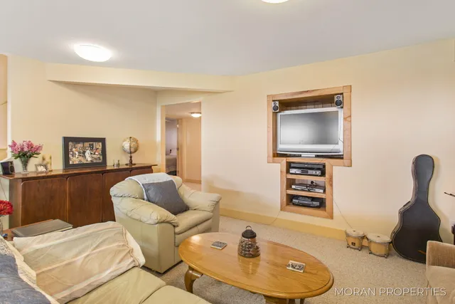 $829,900 | 4566 Lakeview Drive, Shelby, MI 49455