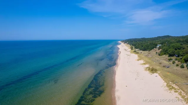 $829,900 | 4566 Lakeview Drive, Shelby, MI 49455