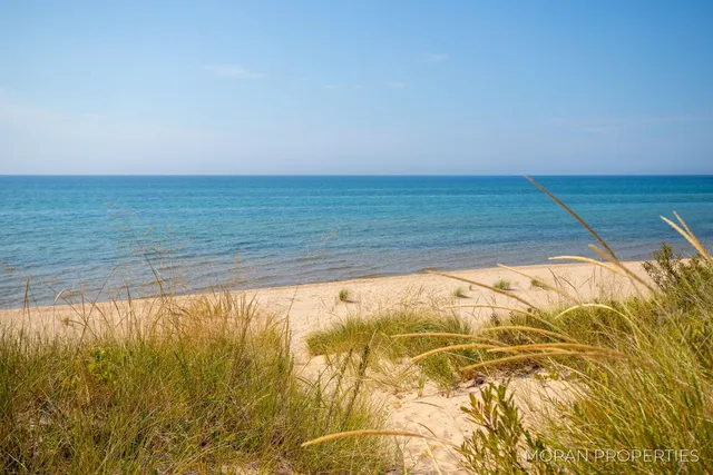 $829,900 | 4566 Lakeview Drive, Shelby, MI 49455