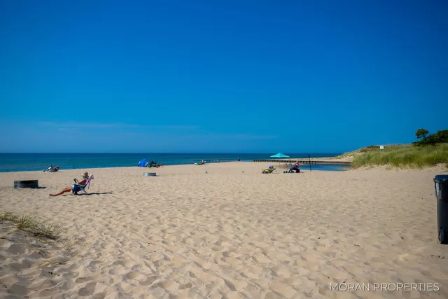 $829,900 | 4566 Lakeview Drive, Shelby, MI 49455