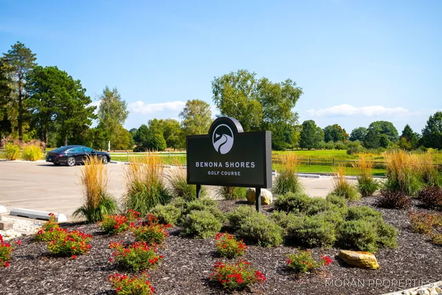 $829,900 | 4566 Lakeview Drive, Shelby, MI 49455