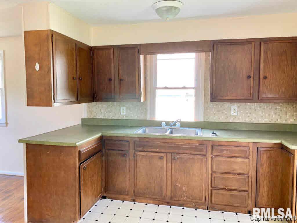1975 East Converse Street Springfield, IL 62702 - Photo 12 of 16