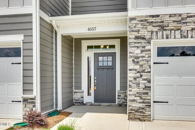 a picture of a wall with a white wall