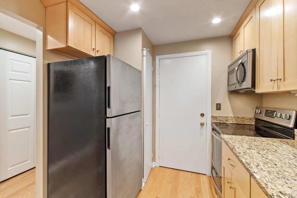 276 Albion Street, Unit 12 Wakefield, MA 01880 - Photo 22 of 38