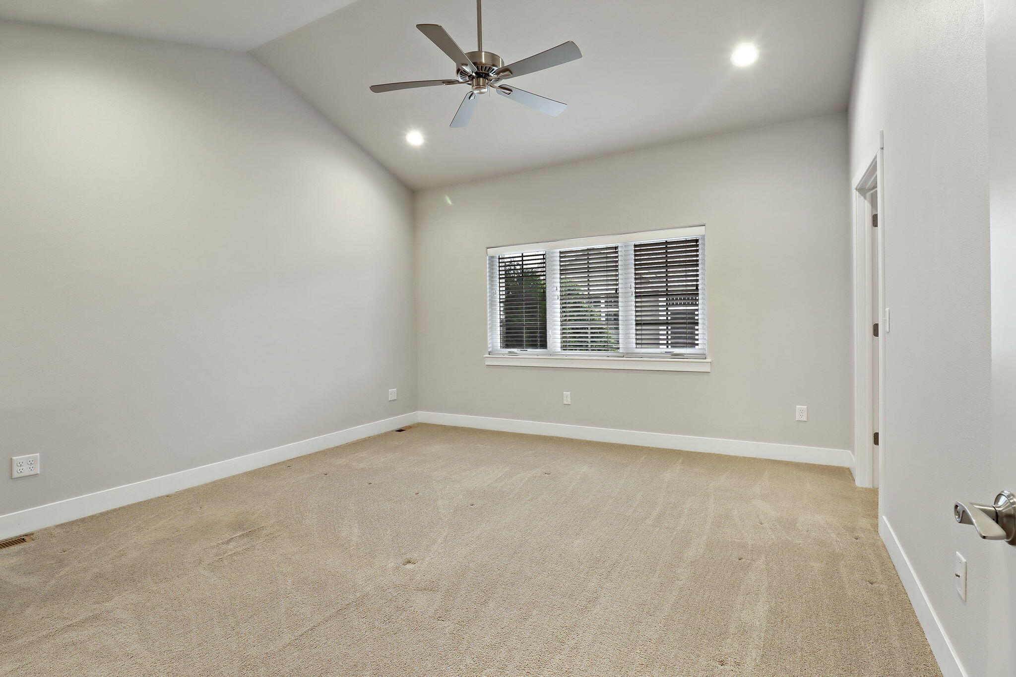 4706 South Cottage Lane Pleasant Prairie, WI 53158 - Photo 8 of 23 17-web-or-mls-K- 4706 N Cottage Ln 16, P