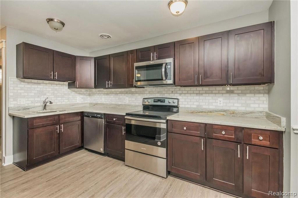 4405 Crooks Road Royal Oak, MI 48073 - Photo 3 of 13
